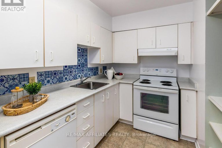 29059313/137-848-seyton-drive/westcliffe-estates/ottawa/ontario/K2H9G6_12