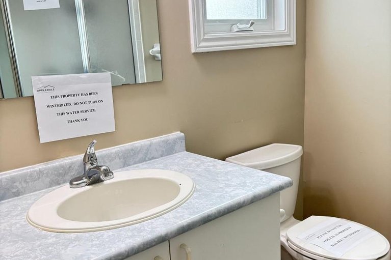 29478854/1501-launay-avenue/fallingbrookpineridge/ottawa/ontario/K4A3S1_22