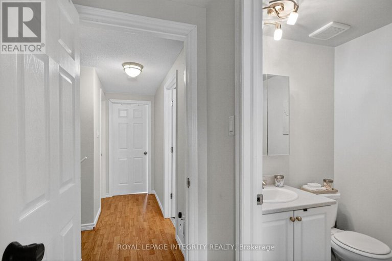 29103620/36-1867-simard-drive/chateauneuf/ottawa/ontario/K1C3B8_23