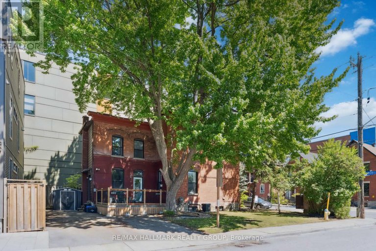 28383453/322-booth-street/west-centre-town/ottawa/ontario/K1R7K2_1