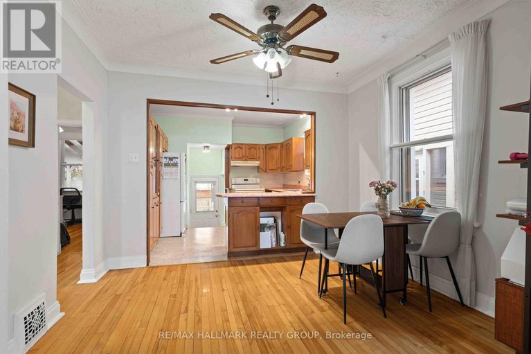 29118509/318-shakespeare-street/vanier/ottawa/ontario/K1L5M2_8