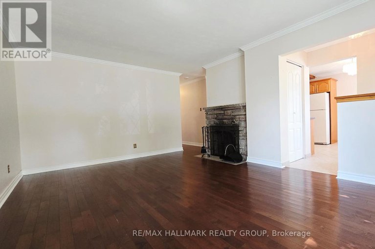 28842722/38-hadley-circle/bells-corners/ottawa/ontario/K2H6N9_8
