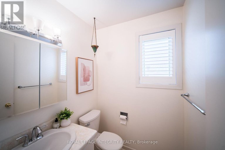 28908572/1266-famlit-court/beacon-hill-south/ottawa/ontario/K1J9A2_18