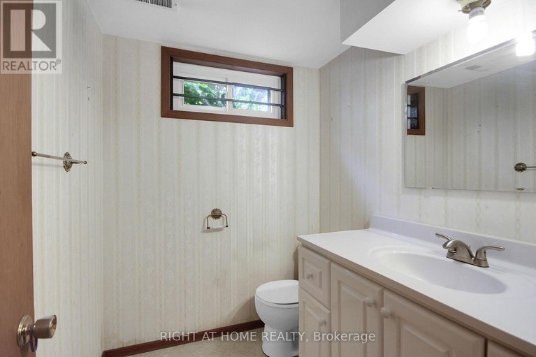 28631481/2257-prospect-avenue/alta-vista/ottawa/ontario/K1H7G2_28