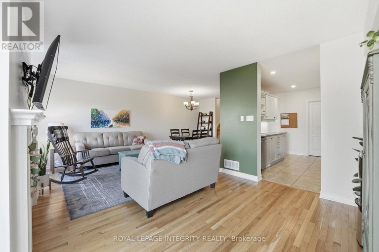 29672096/1036-marconi-avenue/morgans-grantsouth-march/ottawa/ontario/K2W0C8_17