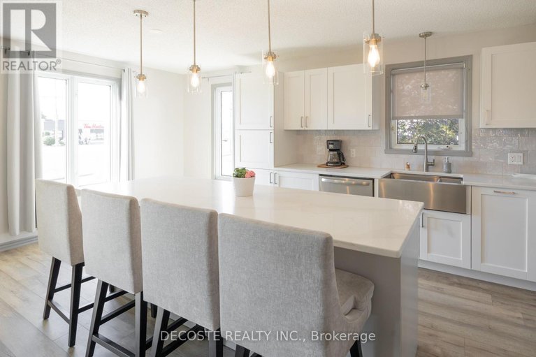 28955272/515-tobin-street/alexandria/north-glengarry/ontario/K0C1A0_10