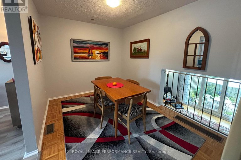 29049192/302-salter-crescent/beaverbrook/ottawa/ontario/K2K1Z3_14