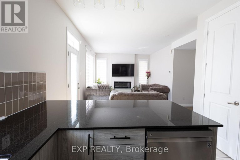 29626610/1008-carden-lane/orleans-village/ottawa/ontario/K1W0N3_12