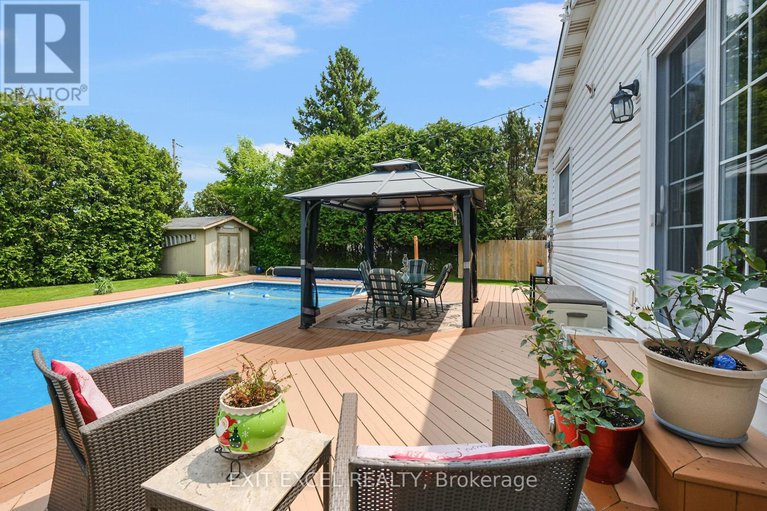 28416258/396-roxdale-avenue/bilberry-creekqueenswood-heights/ottawa/ontario/K1E1V5_30