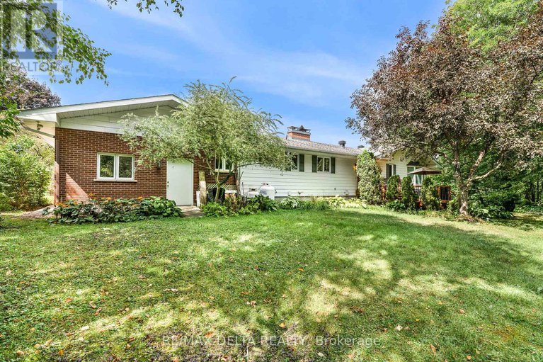 28835567/1115-golf-club-road-n/champlain-twp/champlain/ontario/K6A2R2_24