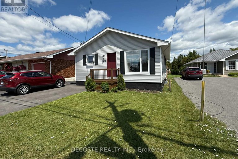 28568496/273-main-street-s/alexandria/north-glengarry/ontario/K0C1A0_2