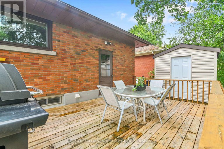28801055/1256-field-street/bel-air-park/ottawa/ontario/K2C2R2_24
