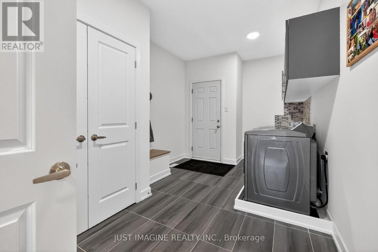 29583767/32-edenbridge-court/mer-bleuebradley-estatesanderson-park/ottawa/ontario/K1W0P1_21