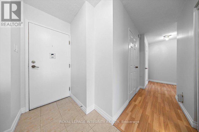 29336401/703-1190-richmond-road/woodroffe/ottawa/ontario/K2B8J3_14