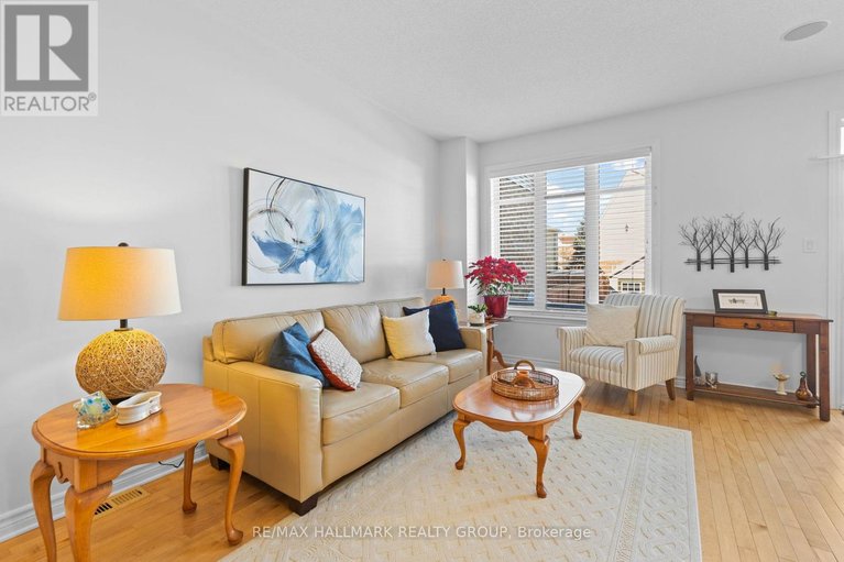 29480855/219-jersey-tea-circle/riverside-southgloucester-glen/ottawa/ontario/K1V2L4_8