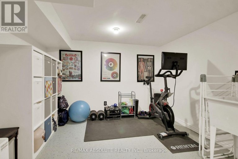 29532776/294-turnstone-court/chatelaine-village/ottawa/ontario/K1E2V2_47