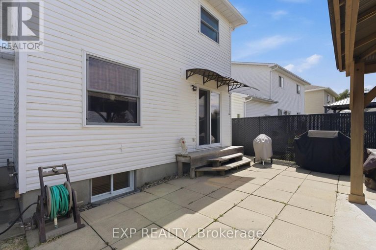29466998/296-bonavista-street/town-of-rockland/clarence-rockland/ontario/K4K1N8_41