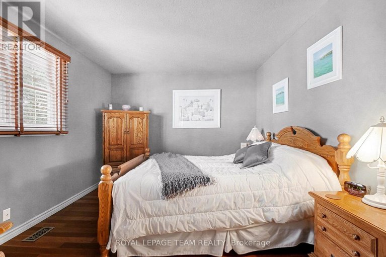 29674279/30-juniper-court/borden-farmstewart-farmcarleton-heightsparkwood-hills/ottawa/ontario/K2E5M6_17