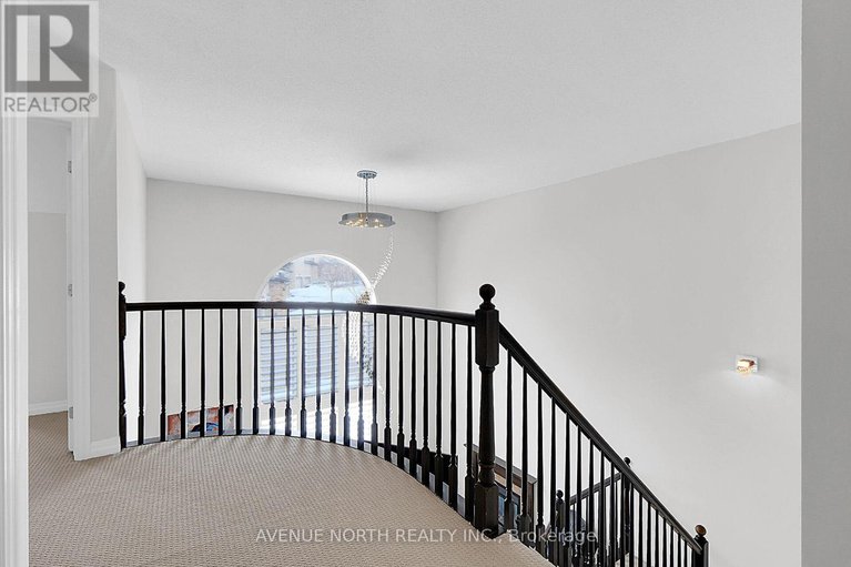 28540961/429-dovehaven-street/mer-bleuebradley-estatesanderson-park/ottawa/ontario/K1W0H2_25