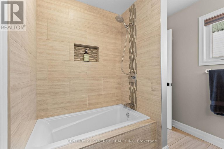 28859388/711-merkley-drive/fallingbrookpineridge/ottawa/ontario/K4A2T7_36