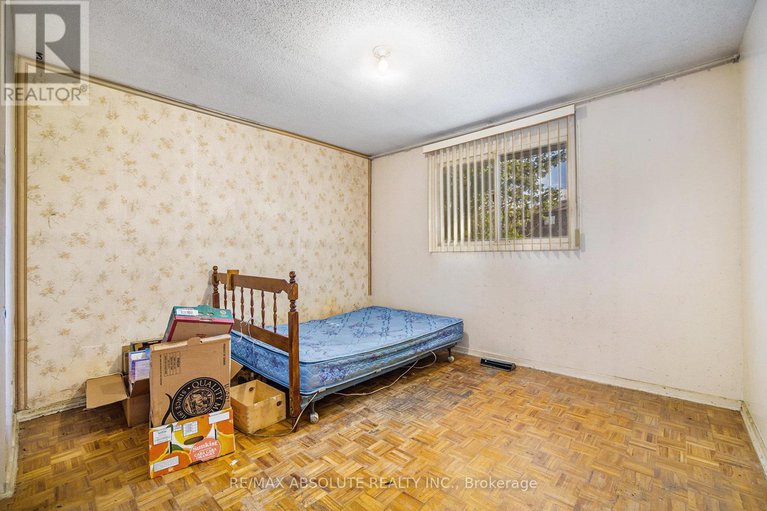 29023589/120-woodfield-drive/tanglewood/ottawa/ontario/K2G0A3_7