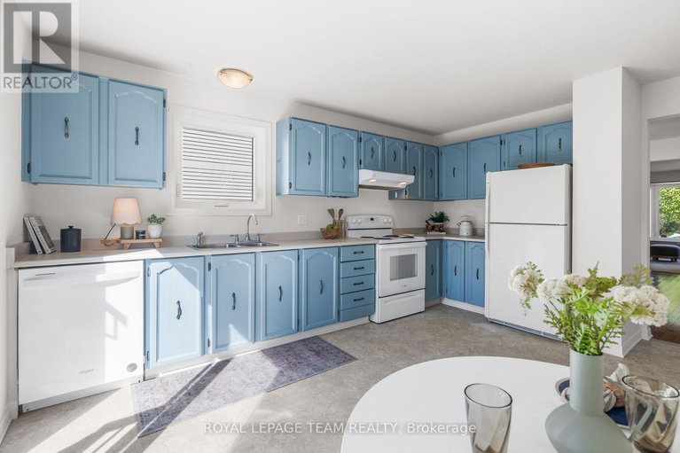 28963581/1155-sauterne-park/convent-glen/ottawa/ontario/K1C2H3_14