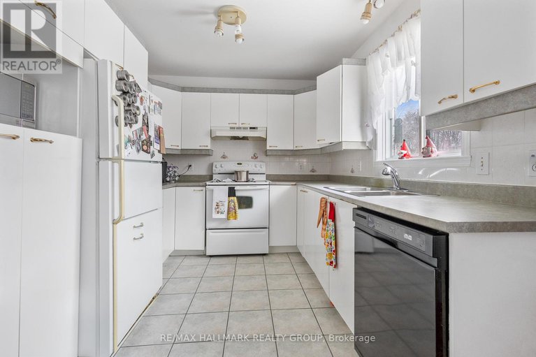 27830152/21255-mc-naughton-court/south-glengarry-lancaster-twp/south-glengarry/ontario/K0C1E0_6