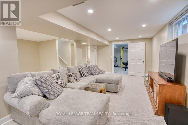 29646083/13-shannondoe-crescent-w/bridlewood/ottawa/ontario/K2M2H1_39