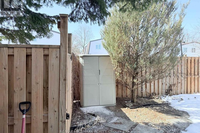 29533054/8-837-eastvale-drive/beaconwood/ottawa/ontario/K1J7T5_24