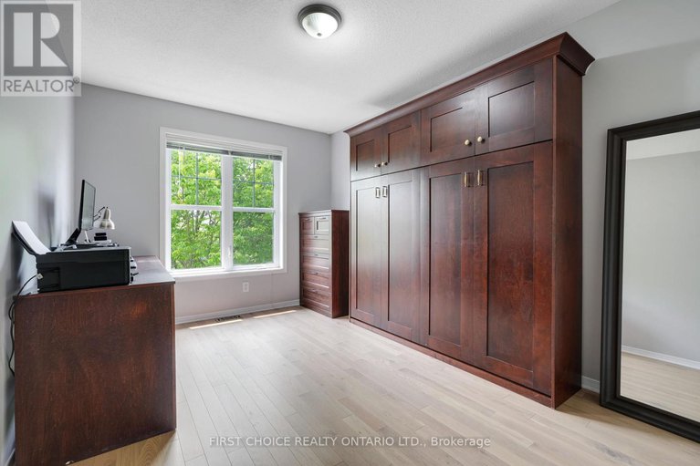 28420949/196-trail-side-circle/springridgeeast-village/ottawa/ontario/K4A5B4_20