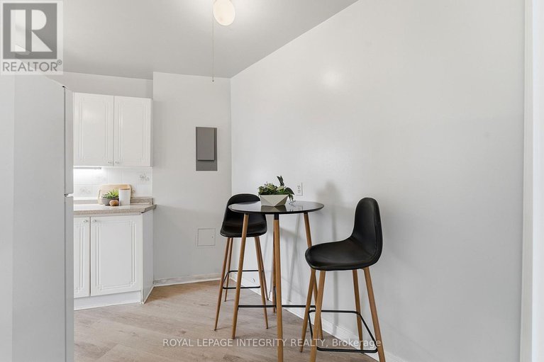 29148315/401-2000-jasmine-crescent/beacon-hill-south/ottawa/ontario/K1J8K4_11