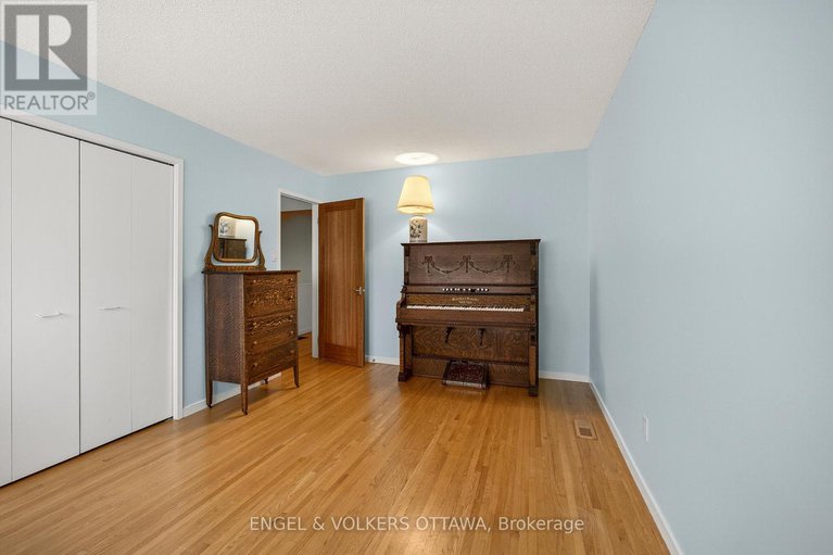 28865549/29-milne-crescent/beaverbrook/ottawa/ontario/K2K1H7_35