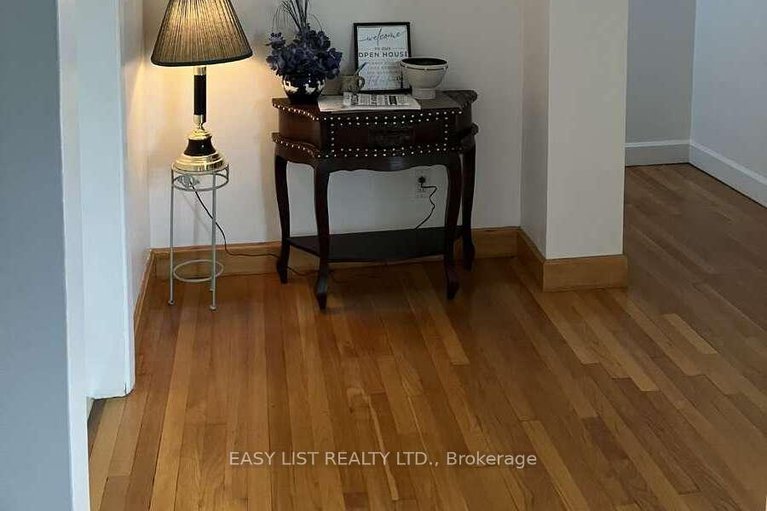 27540685/271-mcarthur-avenue/vanier/ottawa/ontario/K1L6P3_6