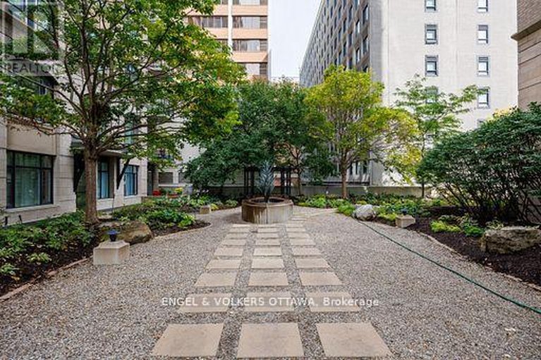 29608372/505-95-bronson-avenue/ottawa-centre/ottawa/ontario/K1R1E2_42