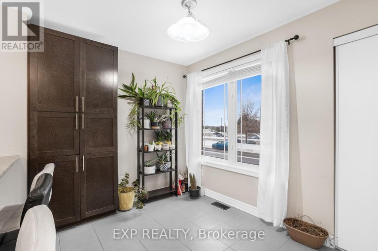 28164040/18-176-den-haag-drive/carson-meadows/ottawa/ontario/K1K2V7_7