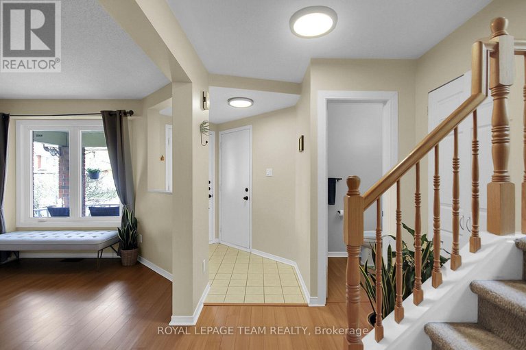 28518237/102-longshire-circle/longfields/ottawa/ontario/K2J4K8_23