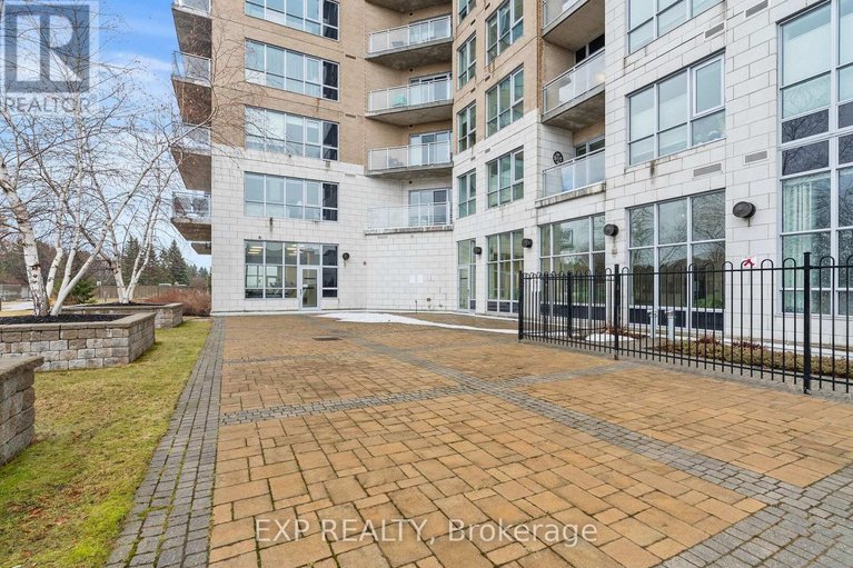 29557757/1006-330-titan-private/borden-farmstewart-farmcarleton-heightsparkwood-hills/ottawa/ontario/K2G1G3_23