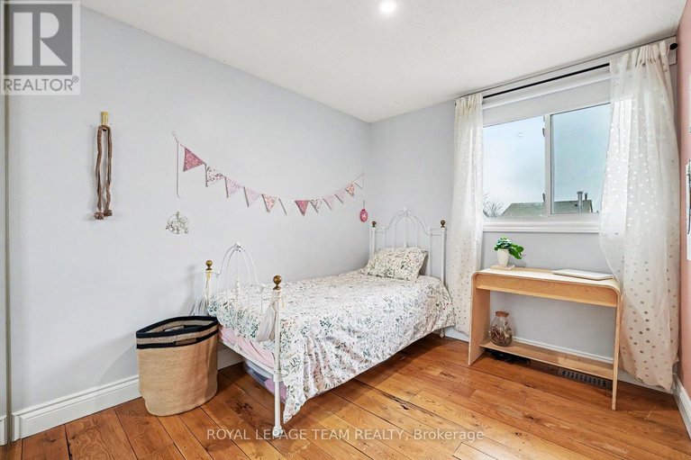 29671016/43-whelan-drive/pheasant-run/ottawa/ontario/K2J2A3_23