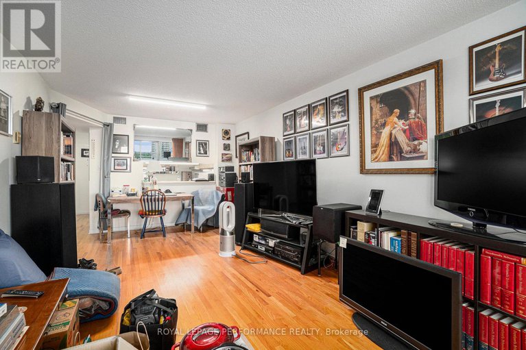 28819010/502-1180-ohio-street/billings-bridge/ottawa/ontario/K1H8N5_2
