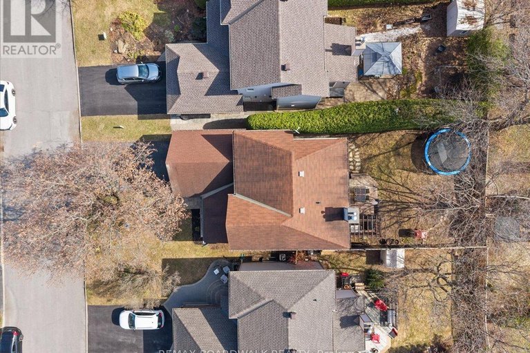 29650202/1715-teakdale-avenue/chapel-hill/ottawa/ontario/K1C6M8_45