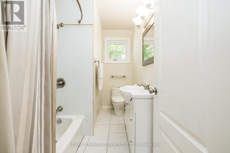 28577001/2740-moncton-road/queensway-terrace-north/ottawa/ontario/K2B7W1_32