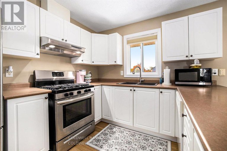 29293895/129-riley-crescent/mcnabbraeside-twps/mcnabbraeside/ontario/K7S0E9_5