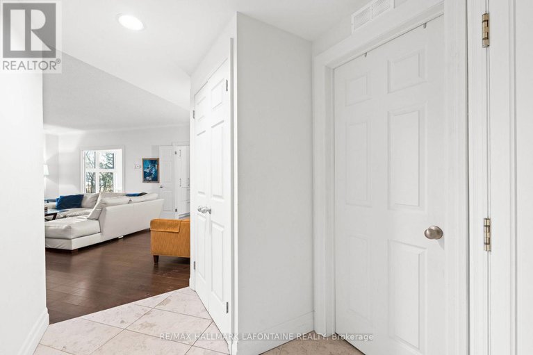 28400600/101-21-durham-private/lindenlea/ottawa/ontario/K1M2H8_13