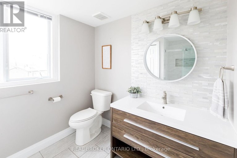 29485307/1391-sutherland-drive/manotick-south-to-roger-stevens/ottawa/ontario/K4M1B3_37