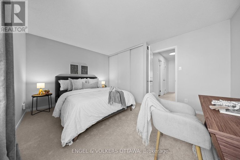 29670402/9-festive-private/central-park/ottawa/ontario/K2C4A1_26