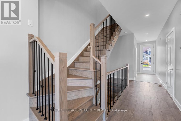 29214070/b-875-contour-street/mer-bleuebradley-estatesanderson-park/ottawa/ontario/K1W0G6_18