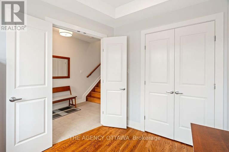 28535462/353c-booth-street/west-centre-town/ottawa/ontario/K1R7K1_22