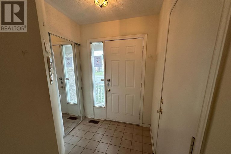 28832918/5-roblyn-way/barrhaven-east/ottawa/ontario/K2G5Z4_2