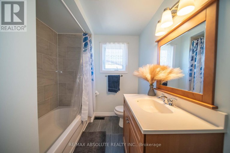 28869002/198-hoylake-crescent/bilberry-creekqueenswood-heights/ottawa/ontario/K1E2M8_29