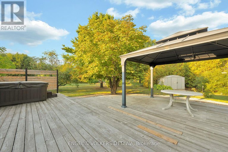 28941289/5233-mclean-crescent/manotick-long-island-nicholls-island/ottawa/ontario/K4M1G1_46